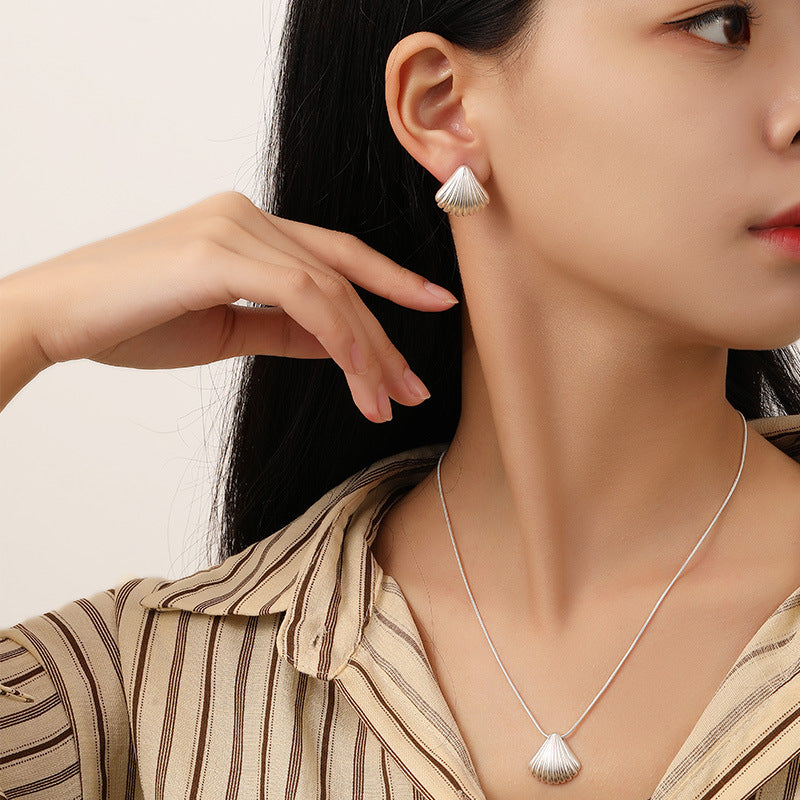 Shell Necklace/Earrings 18k Gold Plated