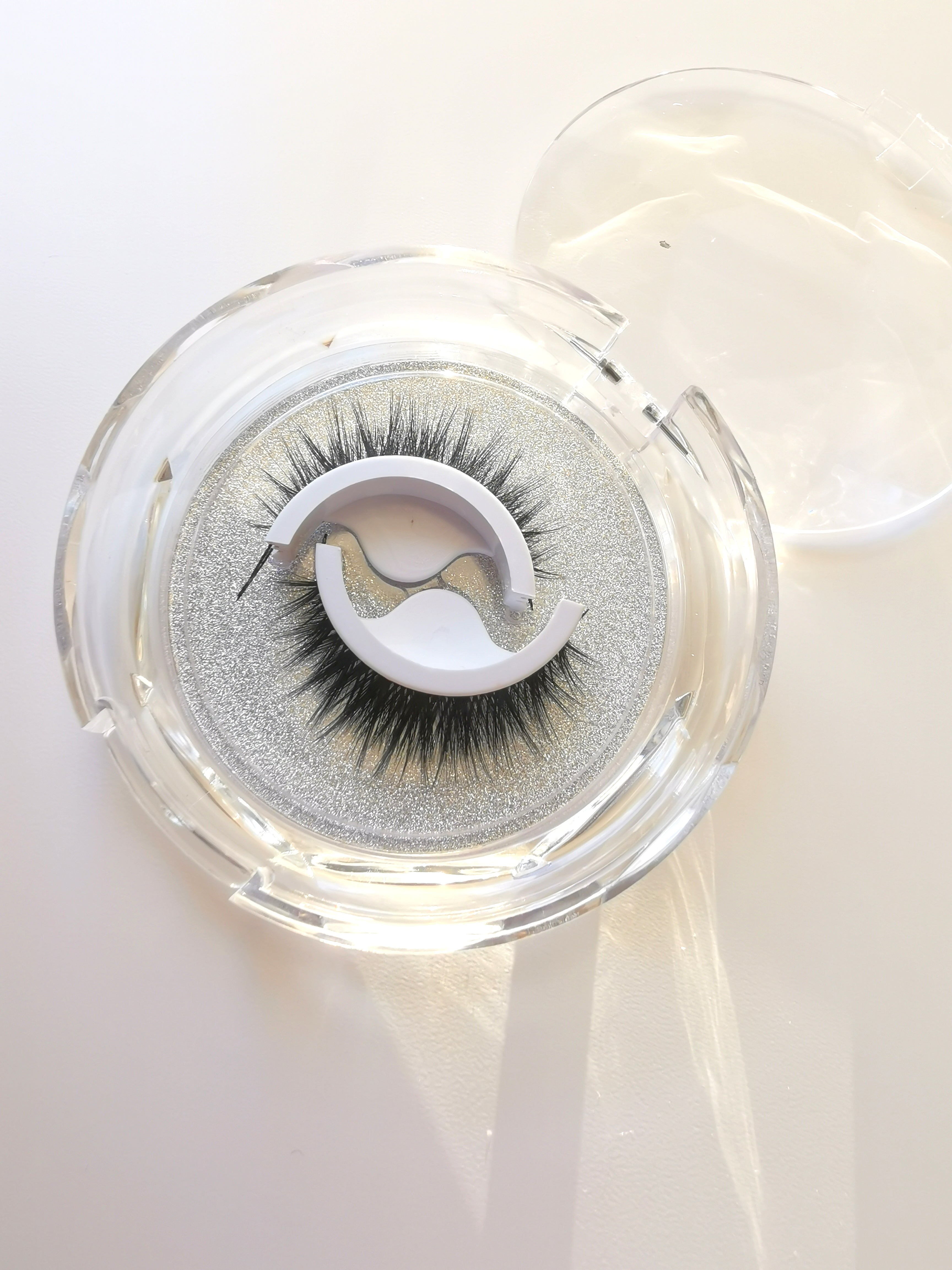 NEW! Self-adhesive Eyelashes 2 Pairs- No Glue! No Magnetic Liner! No Tools! NEW! Self-adhesive Eyelashes 2 Pairs- No Glue! No Magnetic Liner! No Tools!