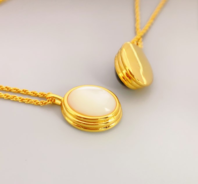 18K Gold Plated Oval Mother Pearl/ Gemstone Necklace