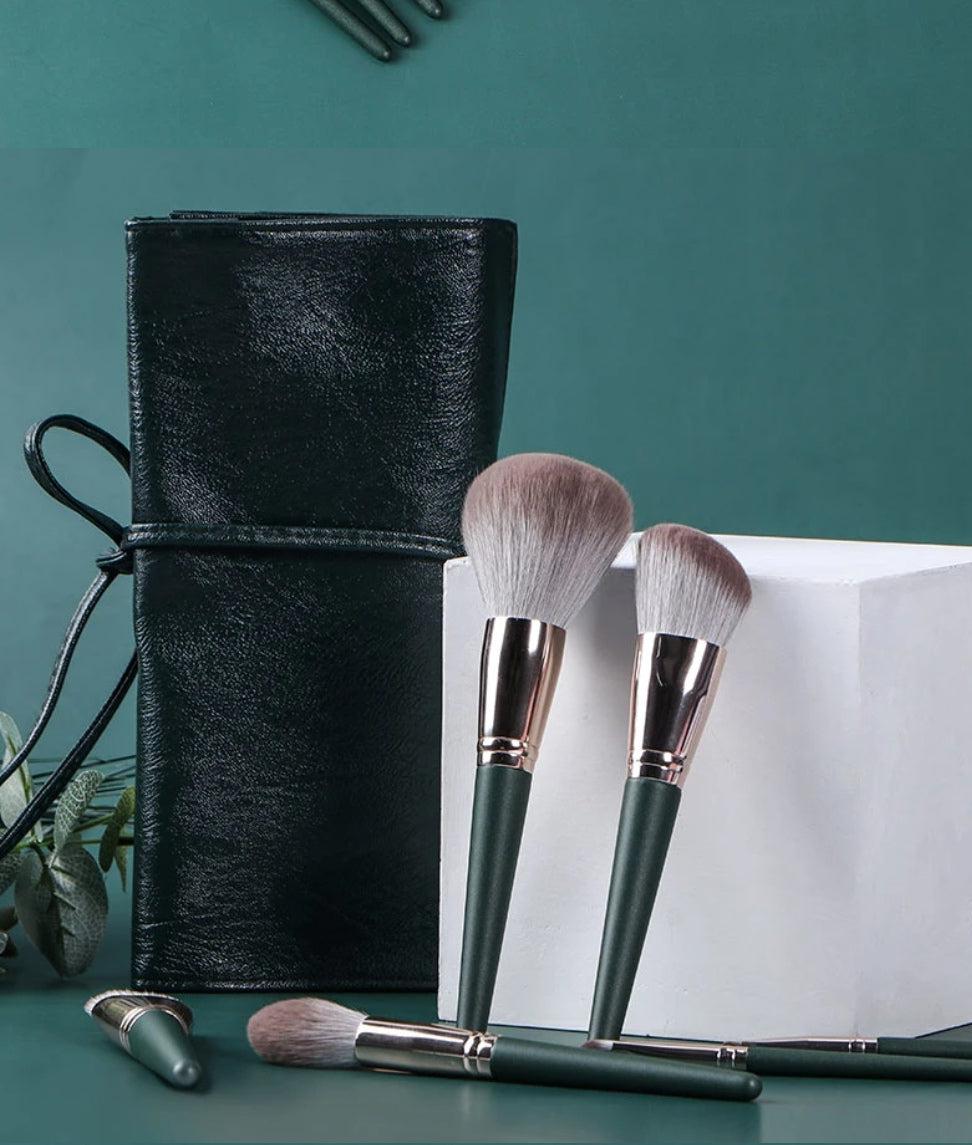 14 Pcs Dark Green Premium Cosmetic Makeup Brush Set